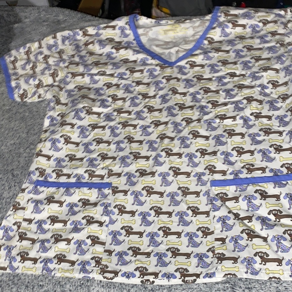 Scrub top - Picture 2 of 2